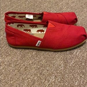 Red Toms Shoes Women’s Size 7